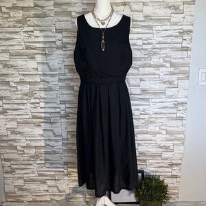 Elegant Black Sleeveless Midi Dress